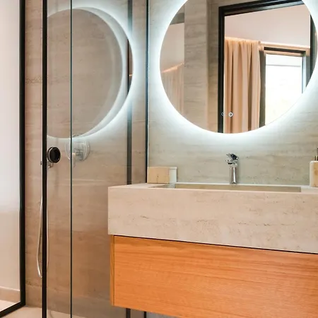 Luxury Penthouse On The Sea شقة فلورا