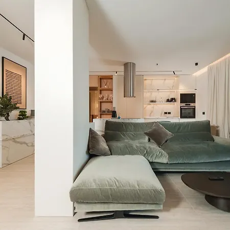 Luxury Penthouse On The Sea شقة *