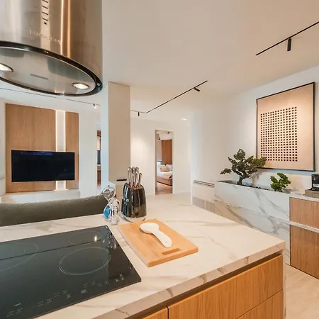 Luxury Penthouse On The Sea شقة فلورا