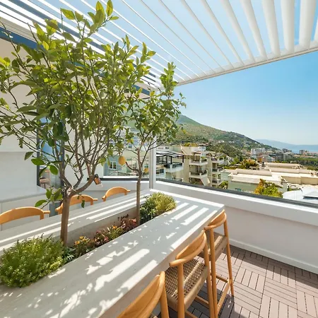 Luxury Penthouse On The Sea فلورا