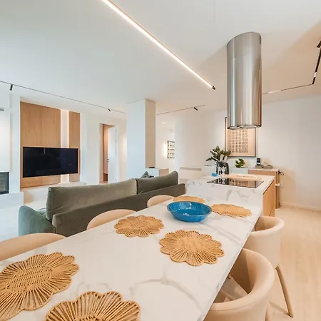Luxury Penthouse On The Sea